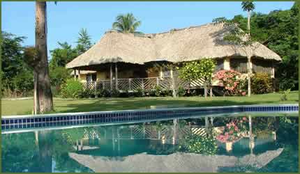 The Lodge at Big Falls in the Toledo District of Southern Belize is a first class ecolodge in a beautiful rainforest setting near Mayan Ruins, jungle rivers and local culture offering superb birding, kayaking, hiking, snorkelling, tropical flora and fauna, jungle trekking and a wide range of tours with excellent guides